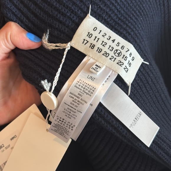 NWT Maison Margiela Ribbed Scarf in Navy - Picture 4 of 7